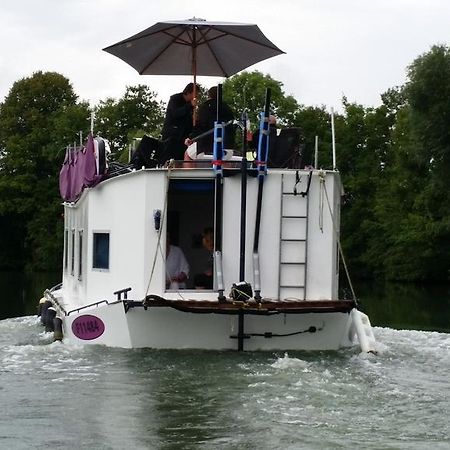 Отель Bateau Houseboat Camille Donchery Экстерьер фото